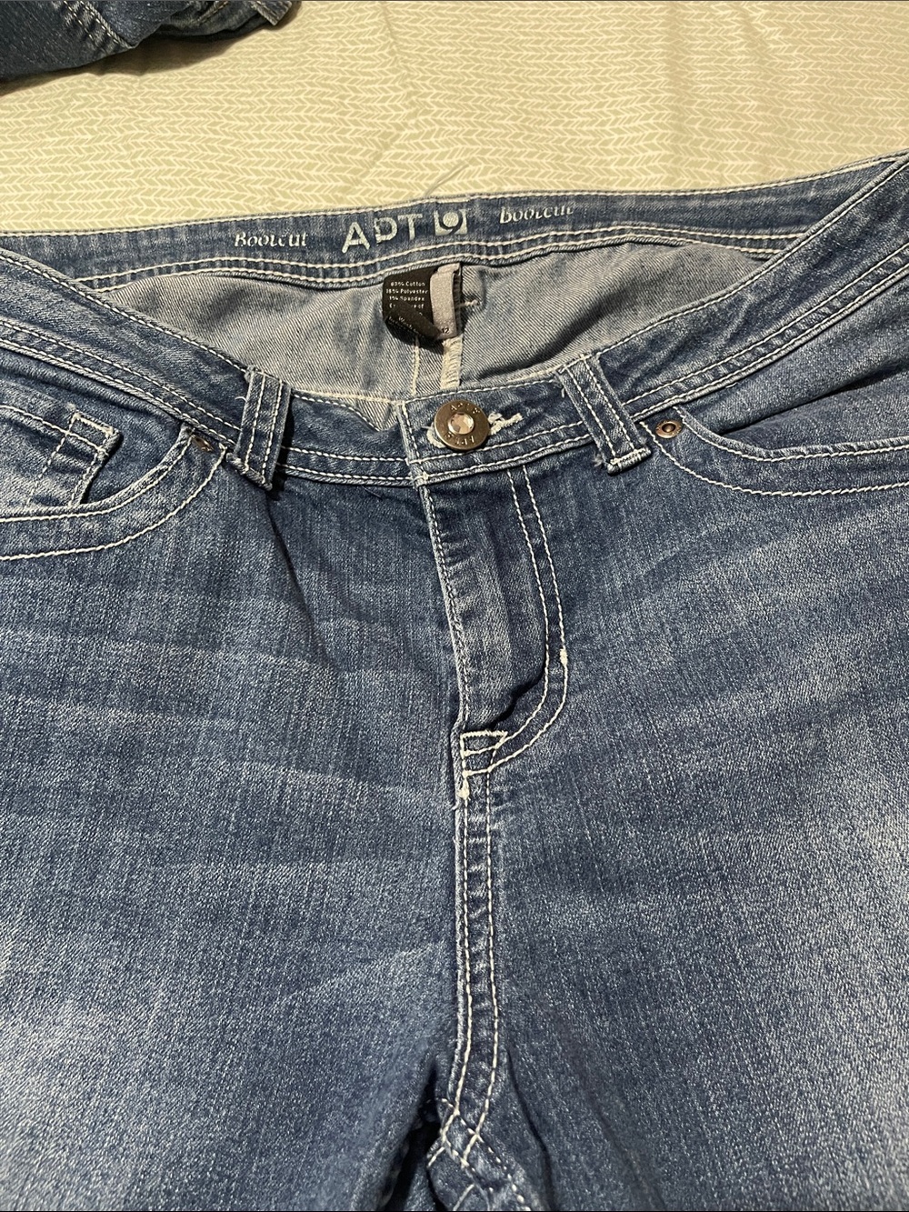 Apt. 9 Women’s Bootcut Jeans - Medium Blue Wash